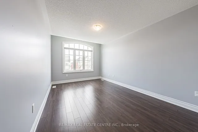 Additional image 30 of 23 Little Britain Cres