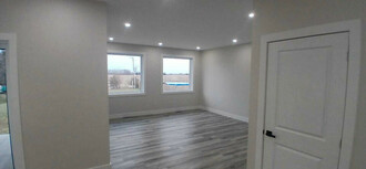 Additional image 5 of 64 Queen St W