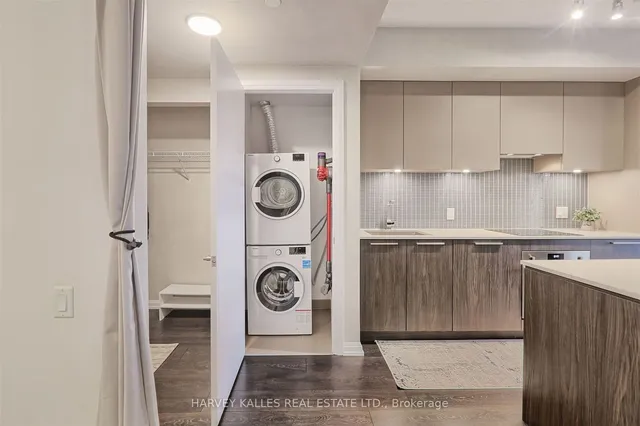 Additional image 5 of 4208 Dundas St Unit 412