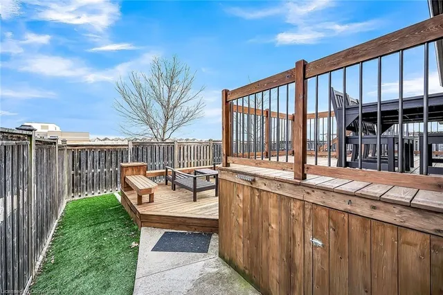 Additional image 40 of 31 Showcase Dr