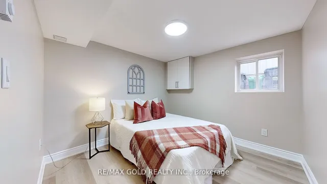 Additional image 32 of 23 Hallcrown Crt