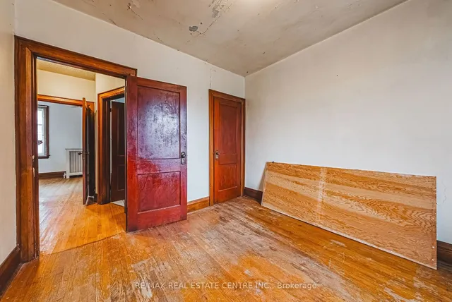 Additional image 20 of 8 MAIN St