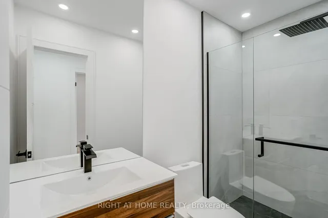 Additional image 18 of 714 Palmerston Ave