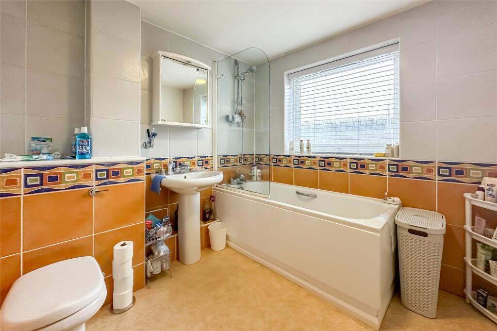 Additional image 9 of Broadstone Road, Harpenden, Hertfordshire, AL5