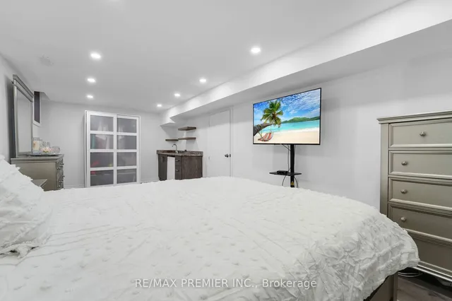 Additional image 32 of 14 Glencairn Sq