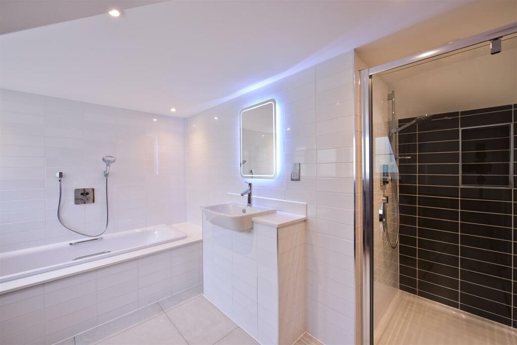 Additional image 13 of Lower Woodside, Brookmans Park, Hatfield