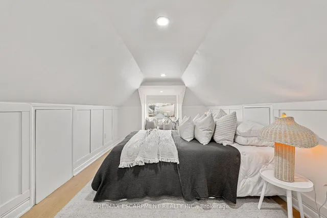 Additional image 21 of 20 Walter Ave