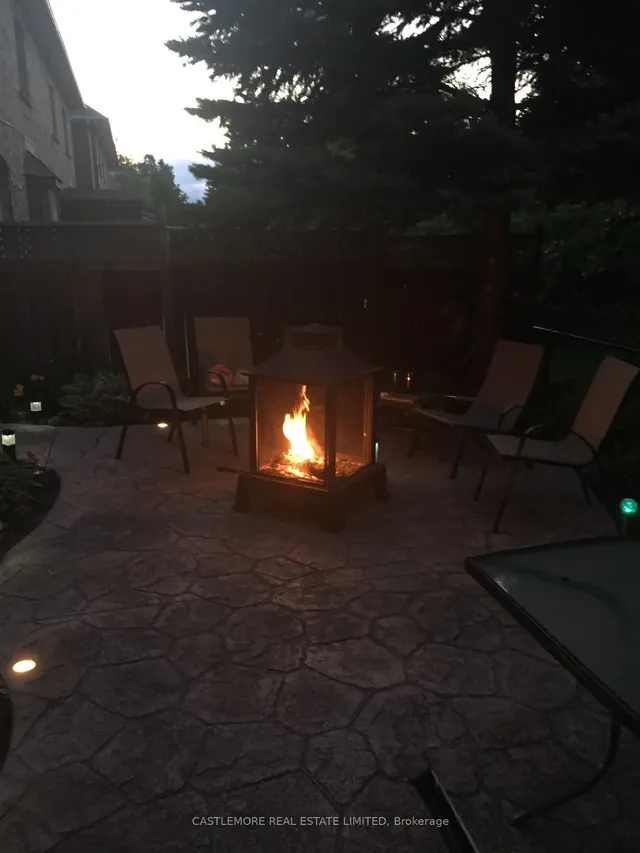 Additional image 28 of 92 pressed brick Dr