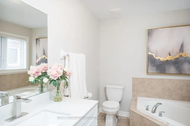 Additional image 25 of 394 Bessborough Dr