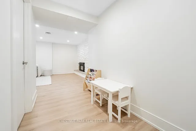 Additional image 26 of 1576 Kerns Rd Unit 2