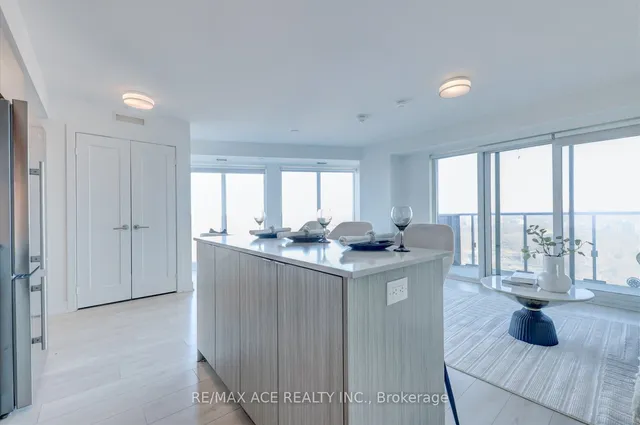 Additional image 15 of 575 Bloor St Unit 1703