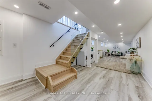 Additional image 16 of 153 King Edward Ave