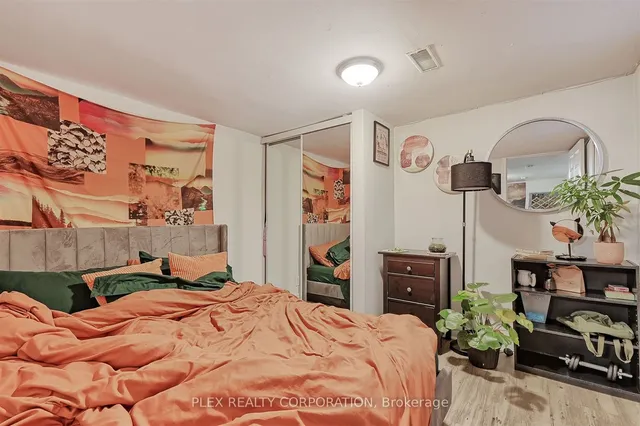 Additional image 24 of 193 Coxwell Ave