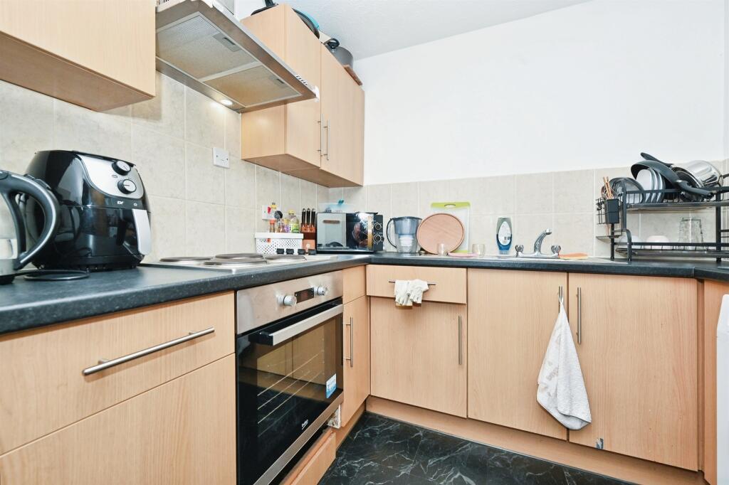 Additional image 5 of Tudor Close, Hatfield