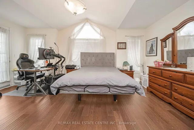 Additional image 34 of 733 Macbeth Hts