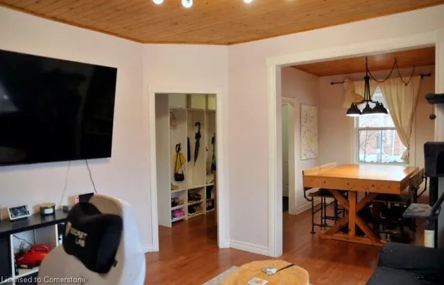 Additional image 6 of 378 Emerald St