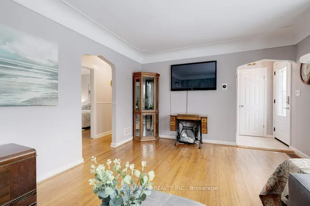 Additional image 11 of 139 West 3rd St