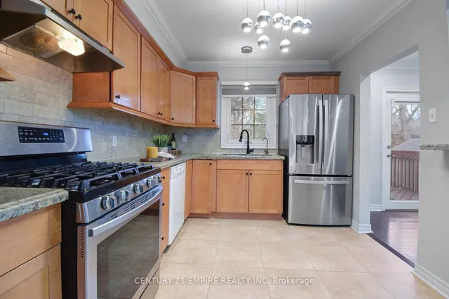 Additional image 12 of 29 Flowertown Ave Brampton Ave