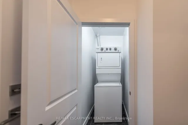 Additional image 21 of 450 Dundas St Unit 518