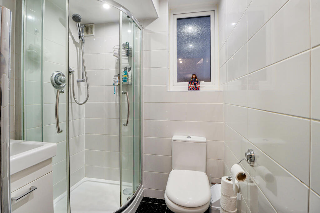 Additional image 11 of Kinsbourne Close, Harpenden, Hertfordshire, AL5