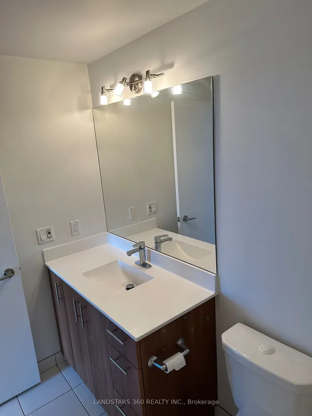 Additional image 10 of 255 Village Green Sq Unit 806