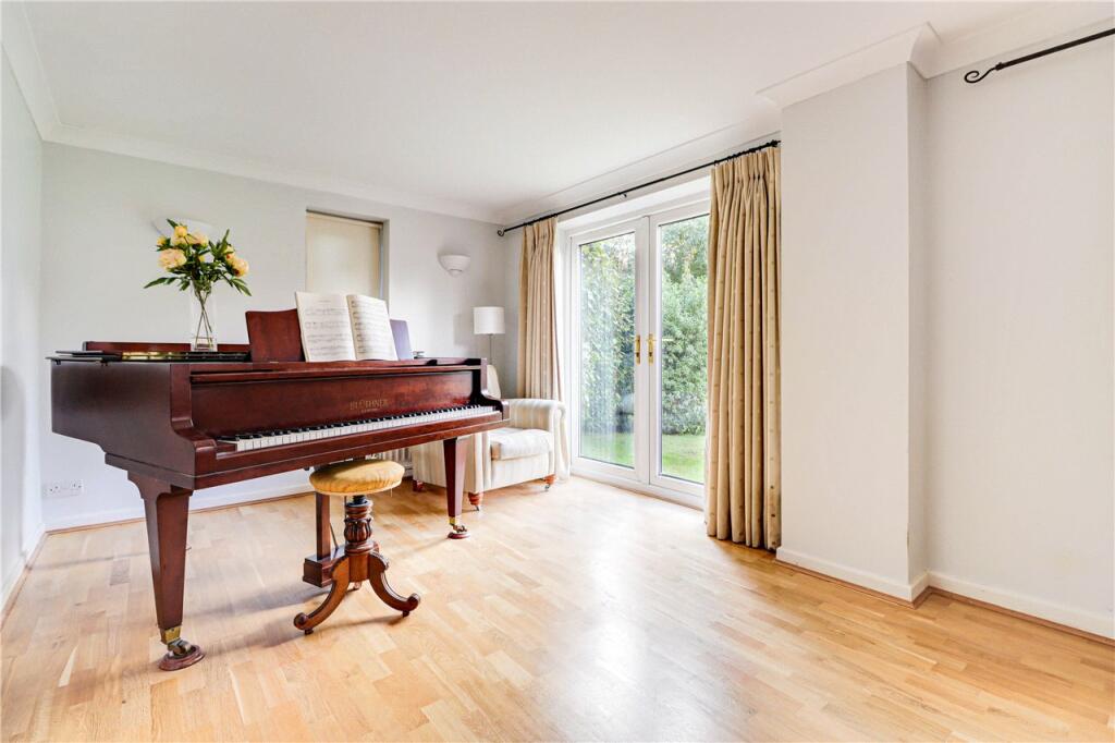 Additional image 8 of Bloomfield Road, Harpenden, Hertfordshire, AL5