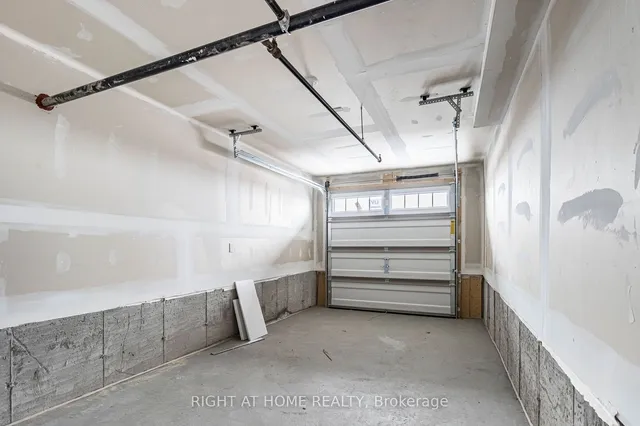 Additional image 35 of 45 Fieldridge Cres Unit 24