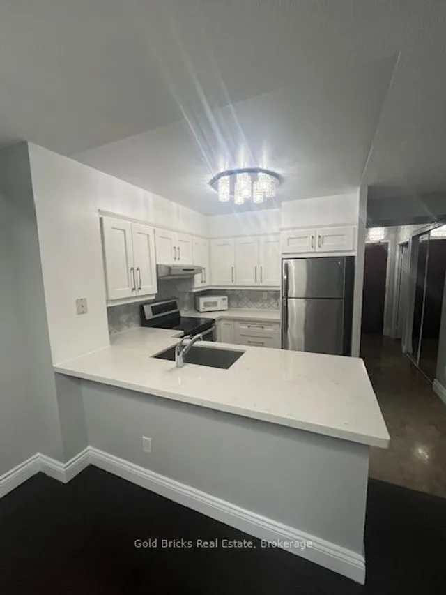 Additional image 5 of 750 Bay St Unit 610