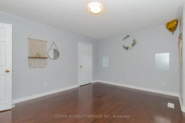 Additional image 23 of 61 Oblate Cres