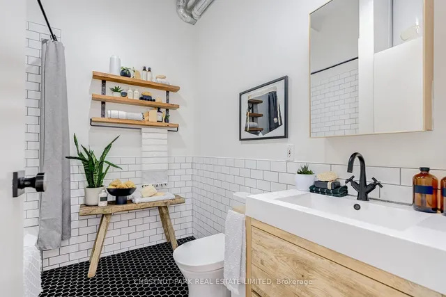 Additional image 20 of 326 Carlaw Ave Unit 214