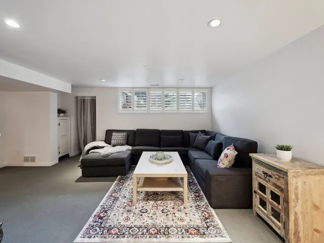 Additional image 24 of 373 Friendship Ave