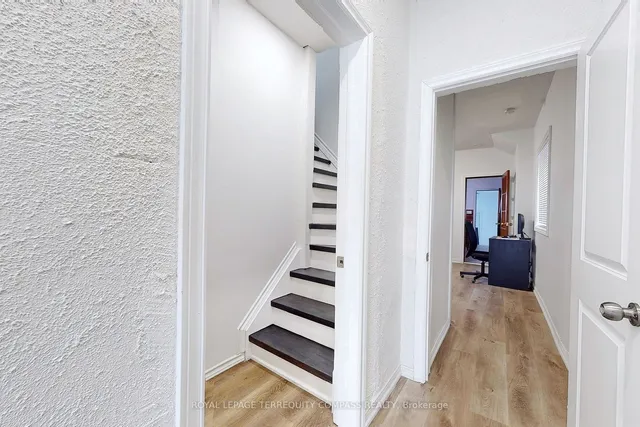 Additional image 18 of 560 Perth Ave