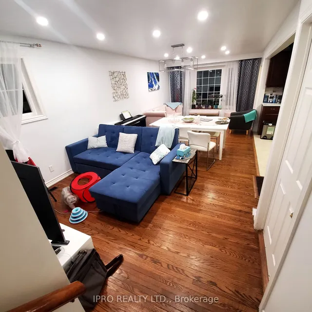 Additional image 11 of 16 Cresthaven Dr