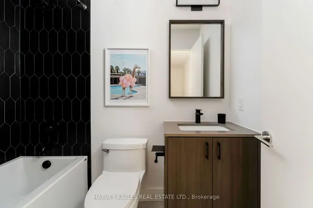 Additional image 20 of 30 Roseland Dr