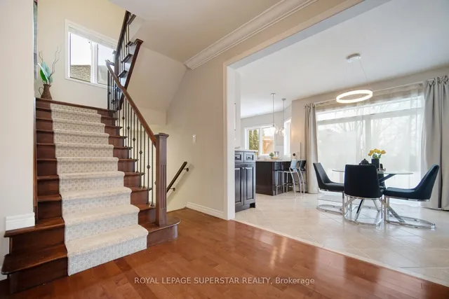 Additional image 16 of 220 EDGEWATER Cres