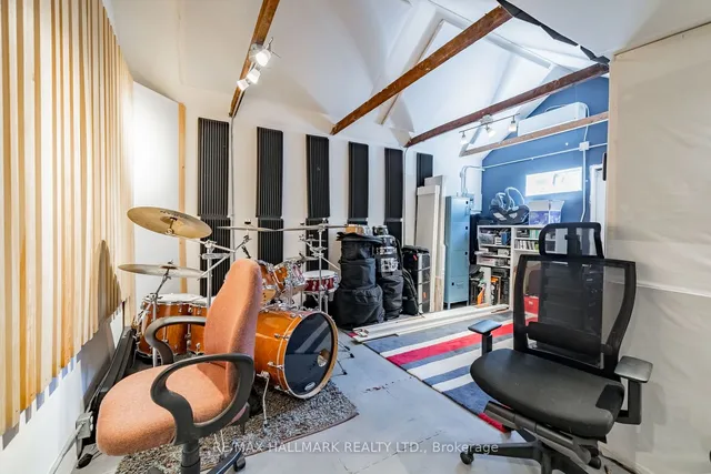 Additional image 35 of 136 Monarch Park Ave