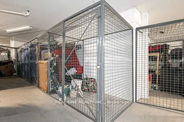 Additional image 17 of 61 HEINTZMAN St Unit 312