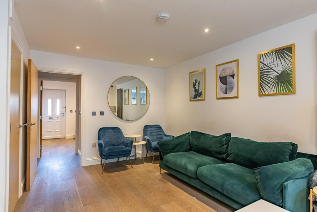 Additional image 4 of Avian Avenue, Curo Park, Frogmore, St. Albans, AL2