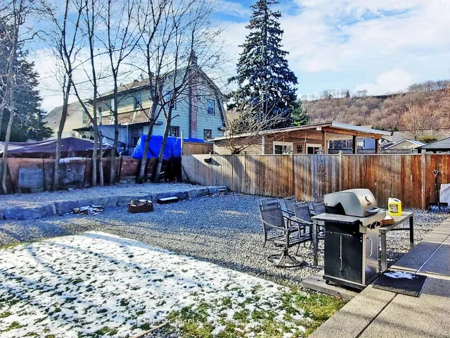 Additional image 37 of 62 Montrose Ave