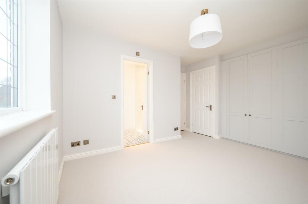 Additional image 9 of Old Warwick Road