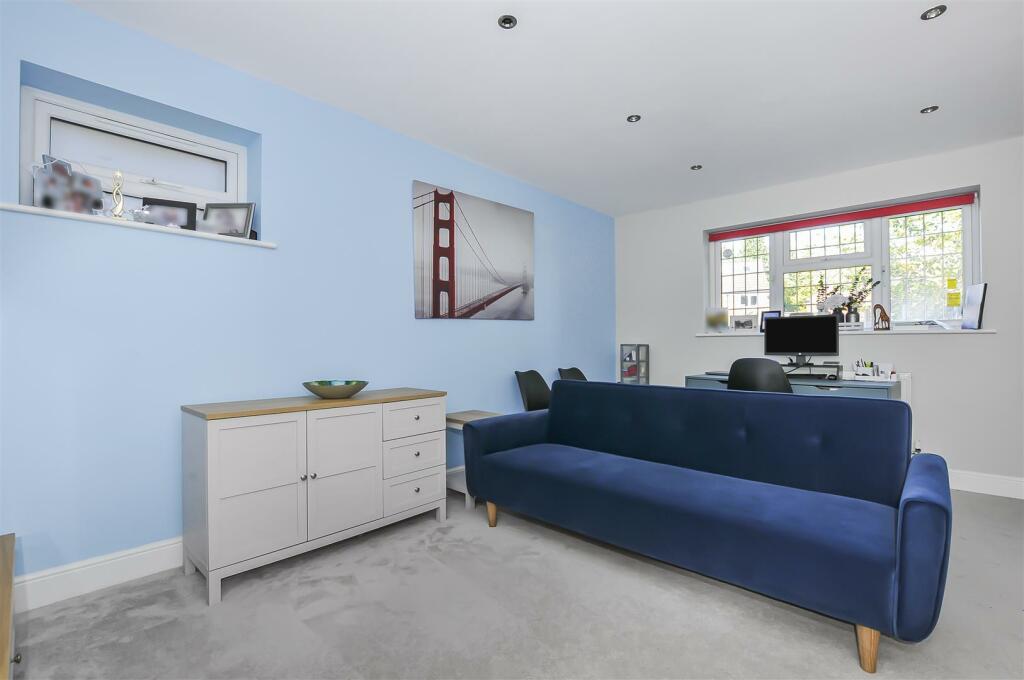 Additional image 18 of Birchwood Way, Park Street, St. Albans