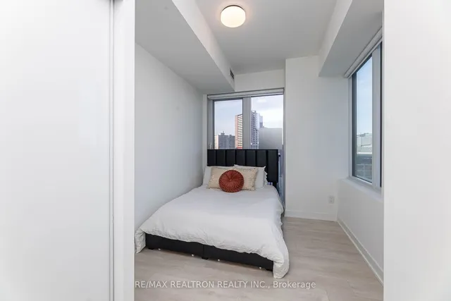 Additional image 16 of 5 Defries St Unit 701