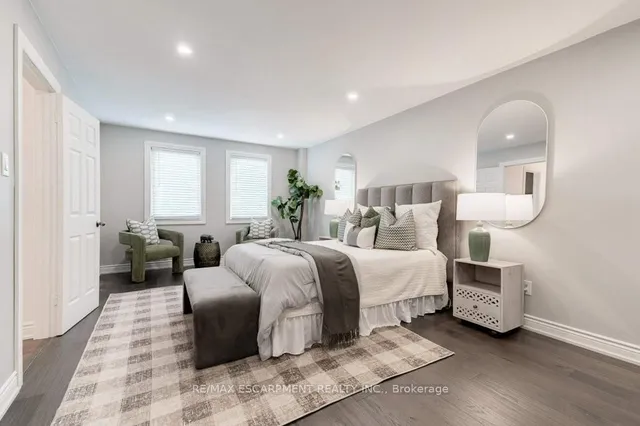 Additional image 23 of 2182 Maplewood Dr