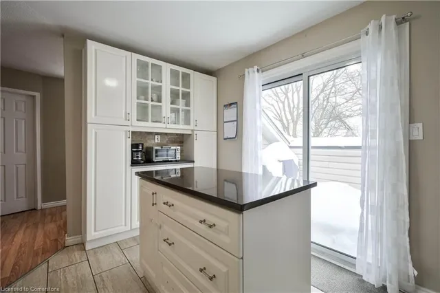 Additional image 9 of 205 Highland Cres Unit 12