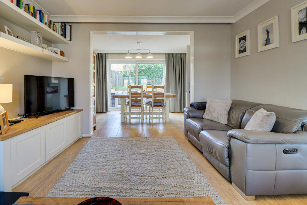 Additional image 5 of Springfield Crescent, Harpenden, Hertfordshire, AL5