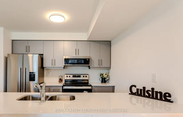 Additional image 34 of 185 Veterans Dr Unit 3