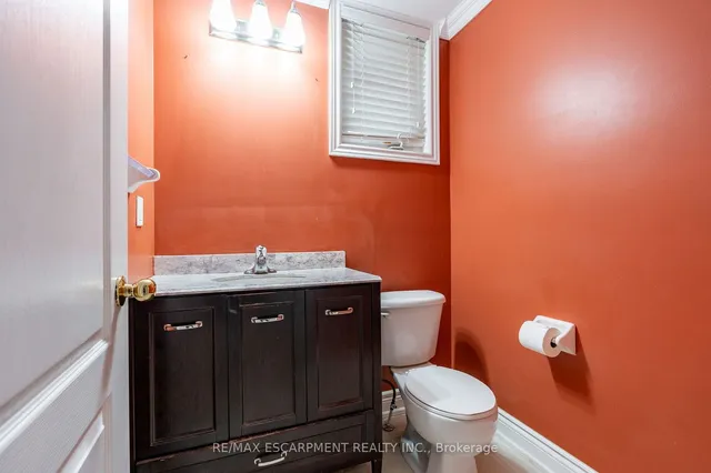 Additional image 16 of 15 Hellyer Ave