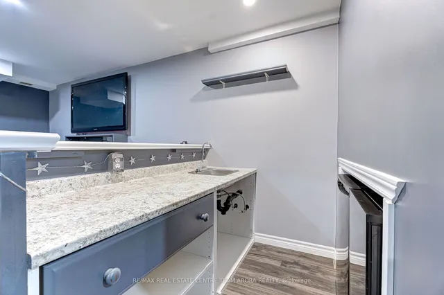 Additional image 33 of 8 Kawana Rd