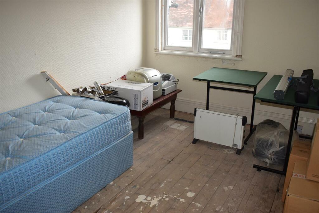 Additional image 9 of High Street, Henley-In-Arden