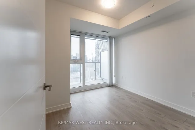 Additional image 15 of 50 Wellesley St Unit 3708